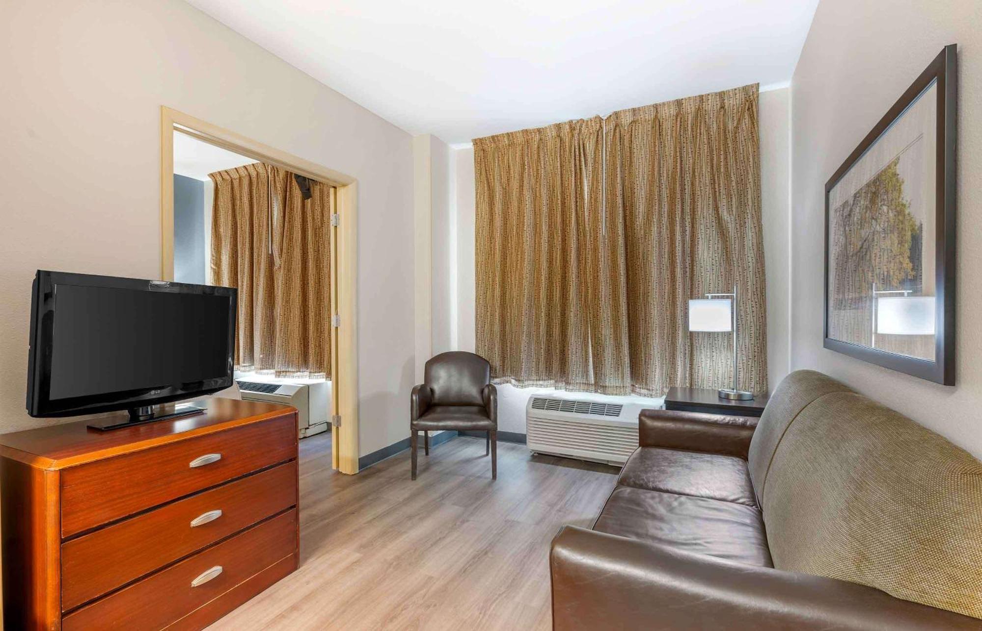 Extended Stay America Suites - Indianapolis - Airport - W Southern Ave Экстерьер фото