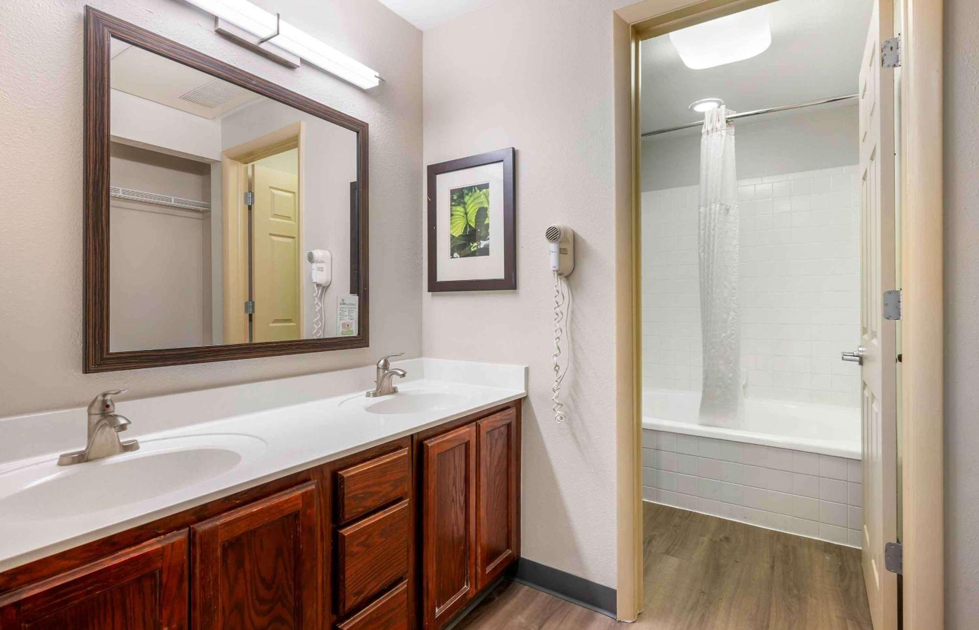 Extended Stay America Suites - Indianapolis - Airport - W Southern Ave Экстерьер фото